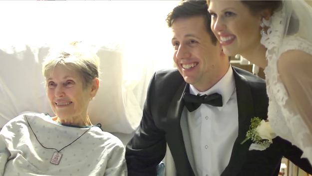 Bride-visit-grandmother-Hospital_claudiamatarazzo