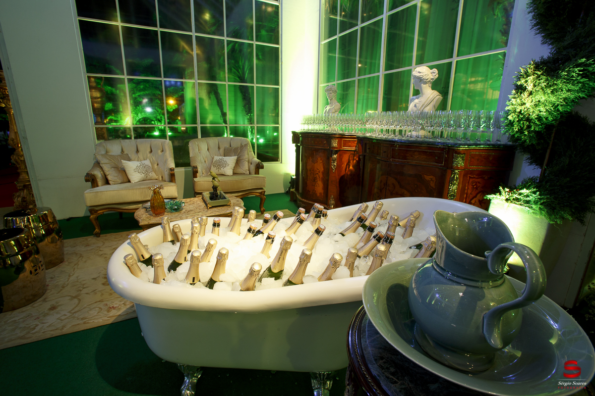 Aletheia-Kleverson-casamento-Buffet-banheira-bebidas