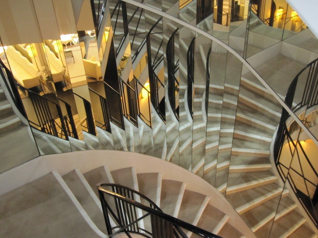chanel-coco-house-escadaas