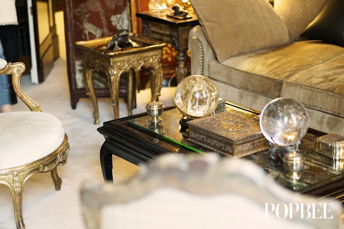 coco-chanel-apartment-visit-011_logo